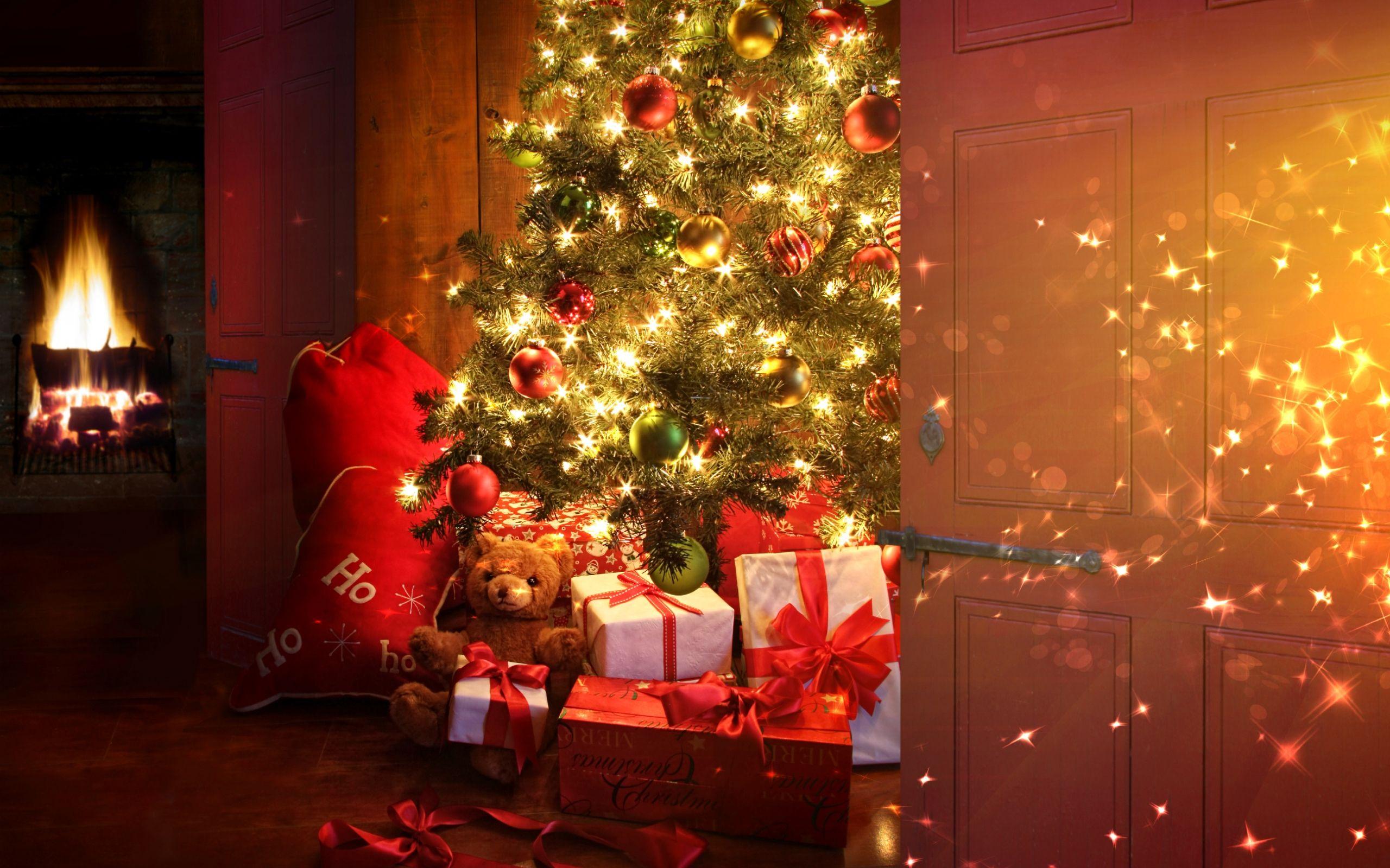 2560x1600 Christmas tree and presents desktop PC and Mac wallpaper