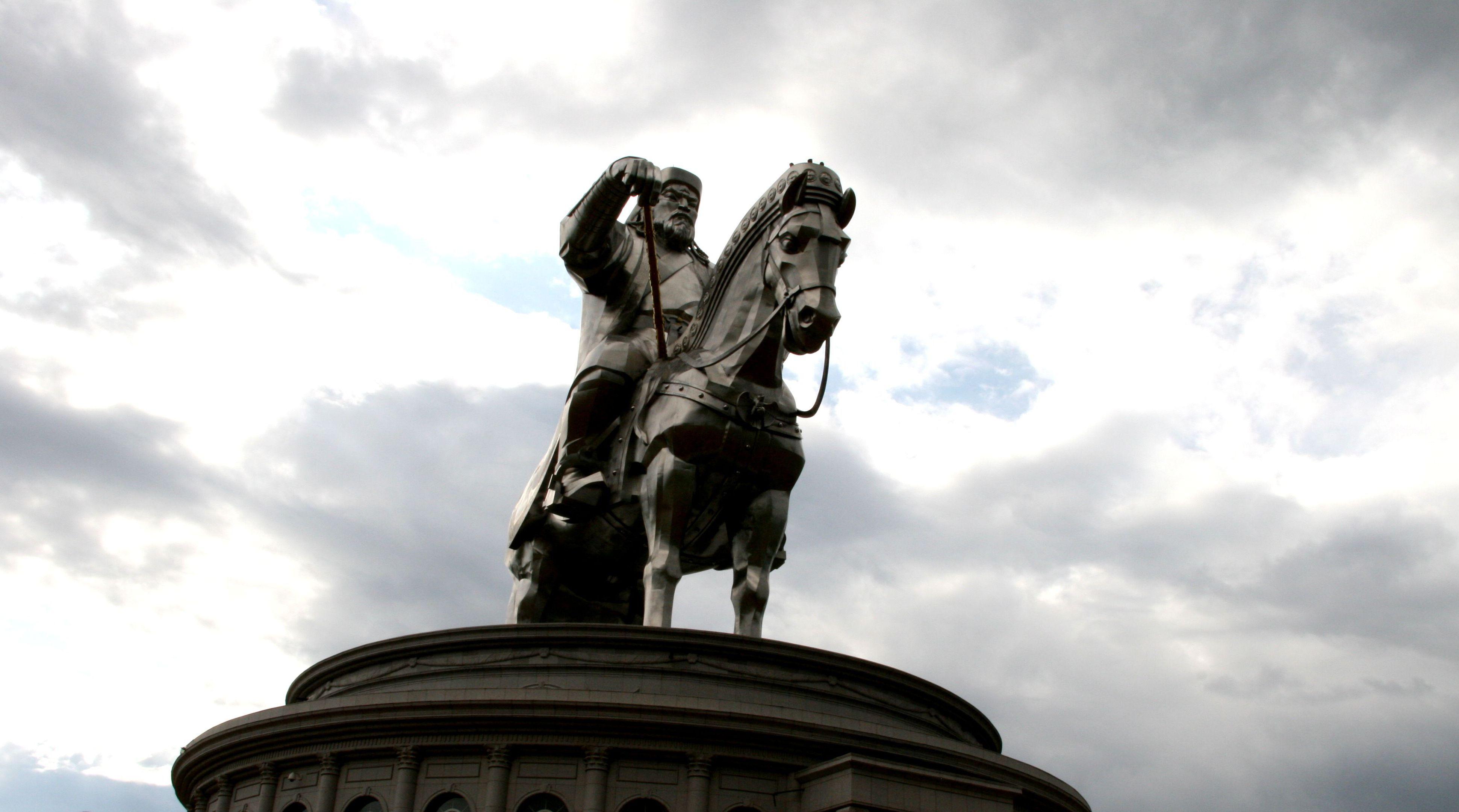 3882x2161 Statue of Genghis Khan Art