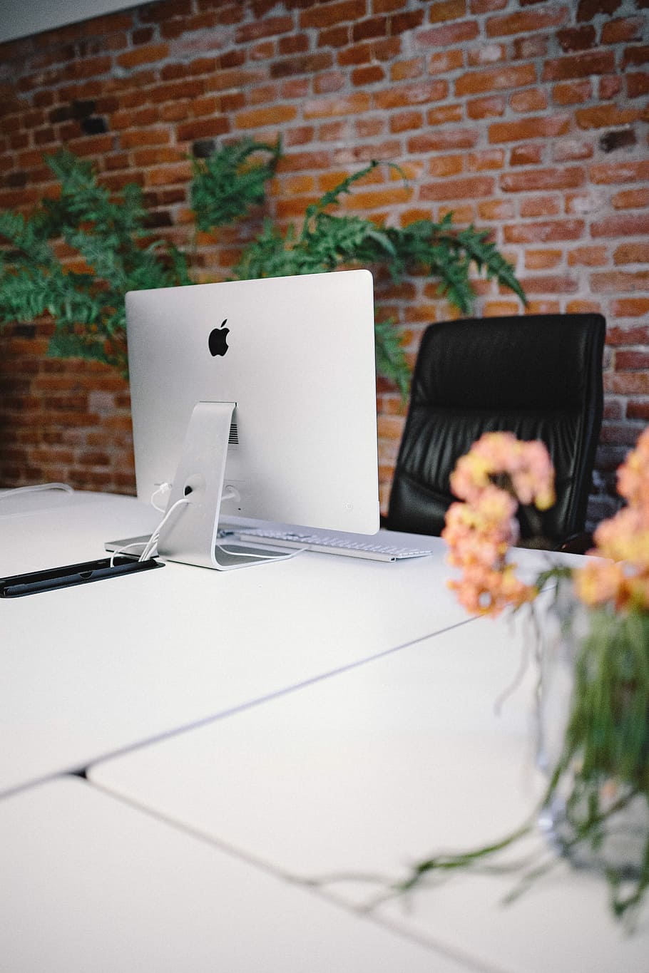 910x1365 Clean workspace 1080P, 2K, 4K, 5K HD wallpaper free download