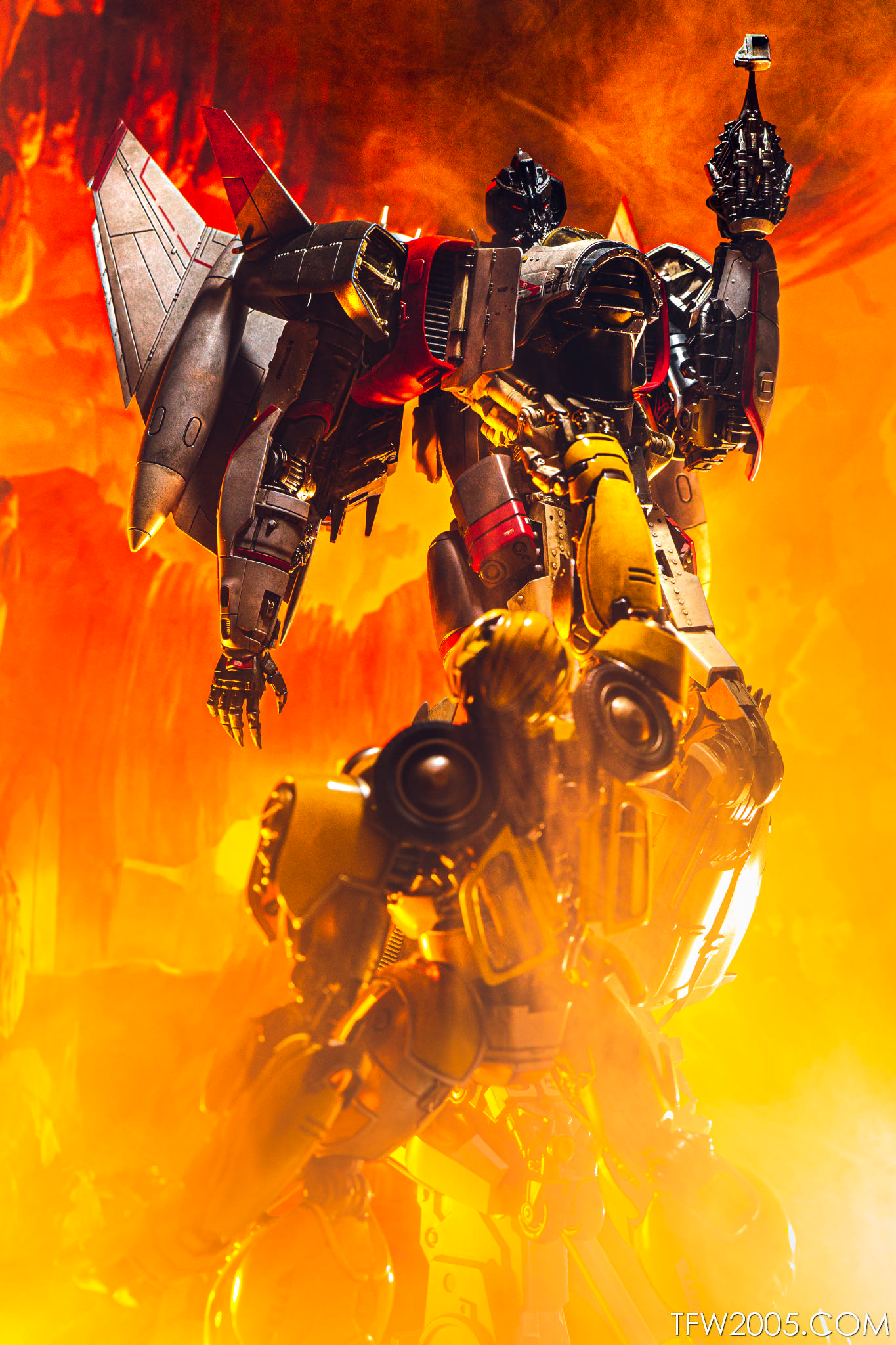 1365x2048 3A Bumblebee Movie DLX Blitzwing In Hand Early Look Photo Gallery