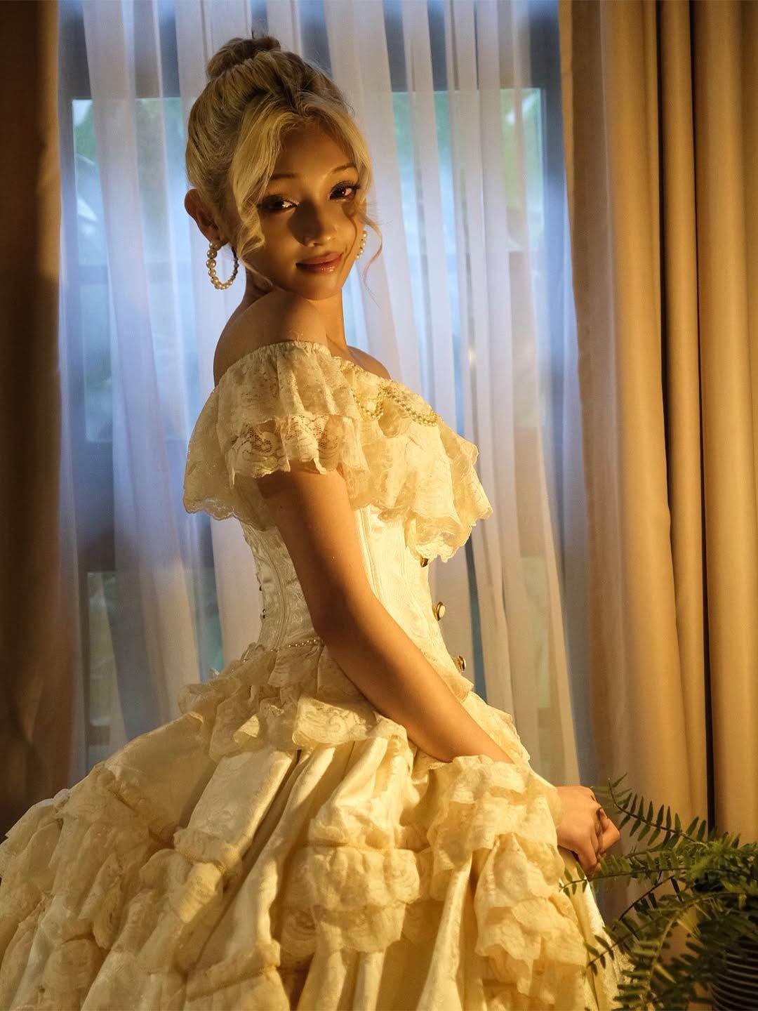 1080x1440 UNIS' Gehlee Dresses As Breathtaking Princess In Fairytale Inspired Photo