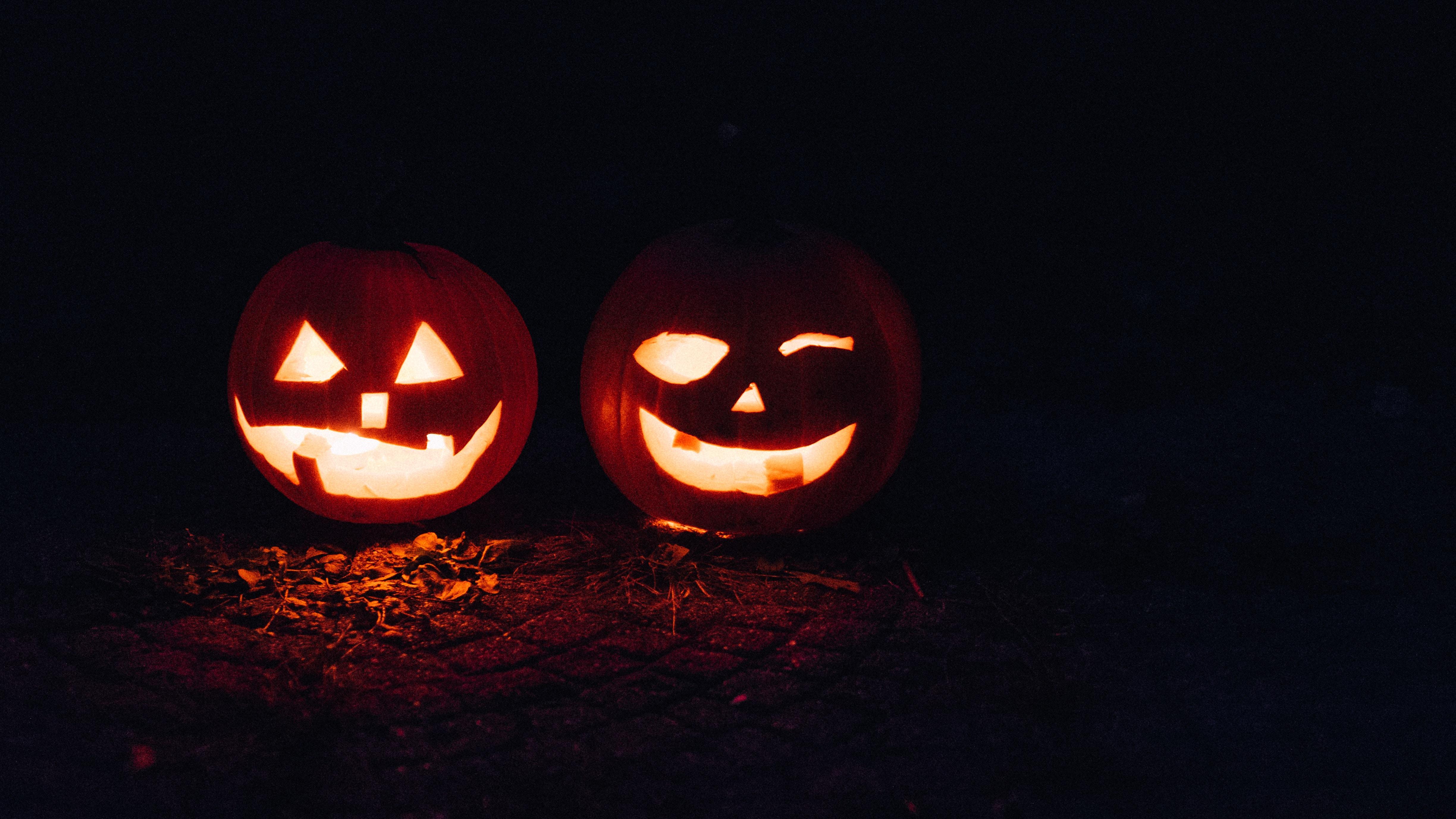 4896x2754 Halloween Eve Wallpaper