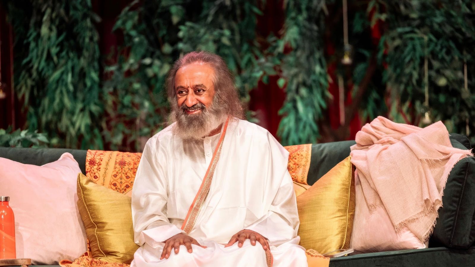1600x900 Gurudev Sri Sri Ravi Shankar. Biography & Career, Concerts & Tour Dates 2026