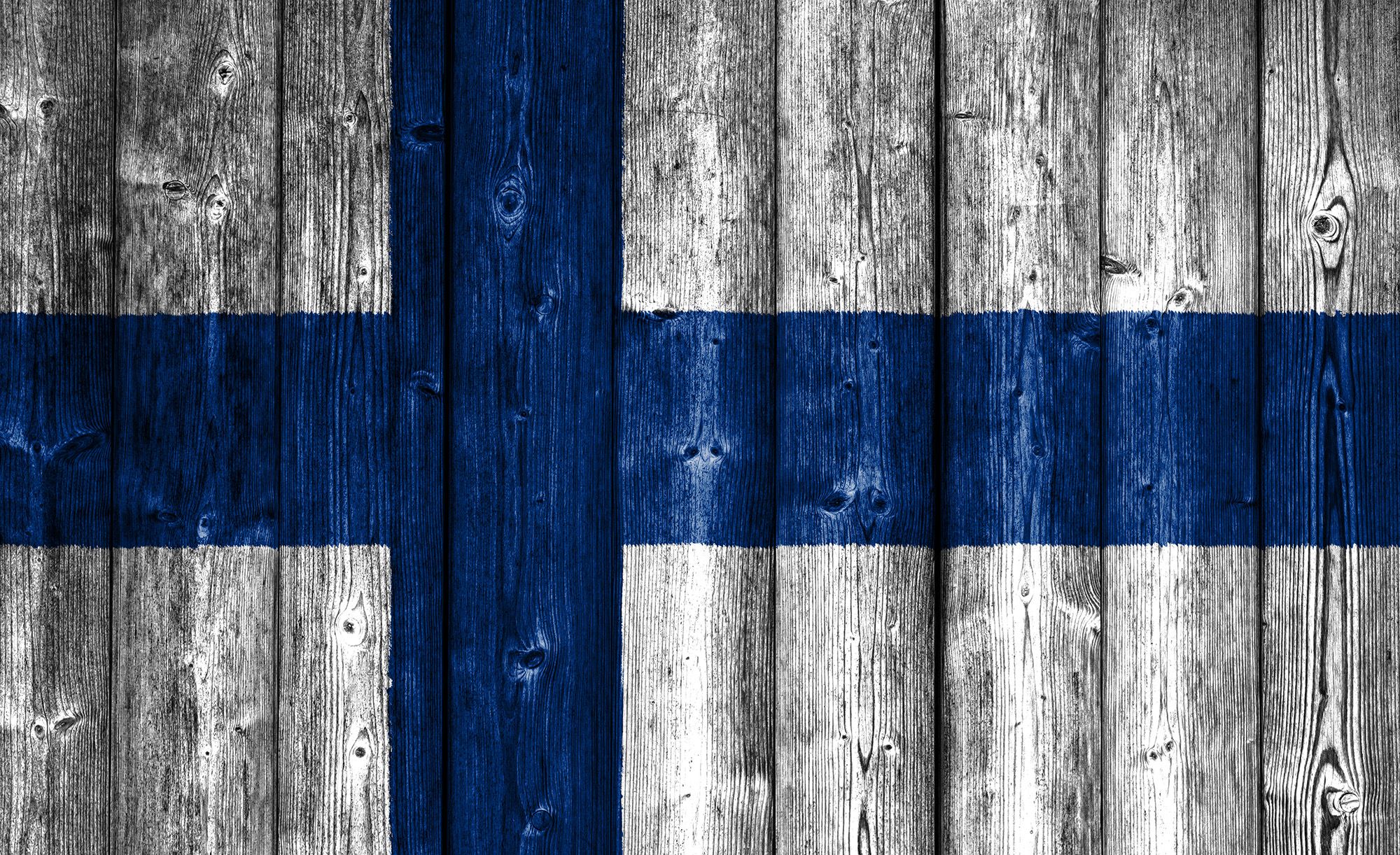 2000x1222 Flag of Finland on wood