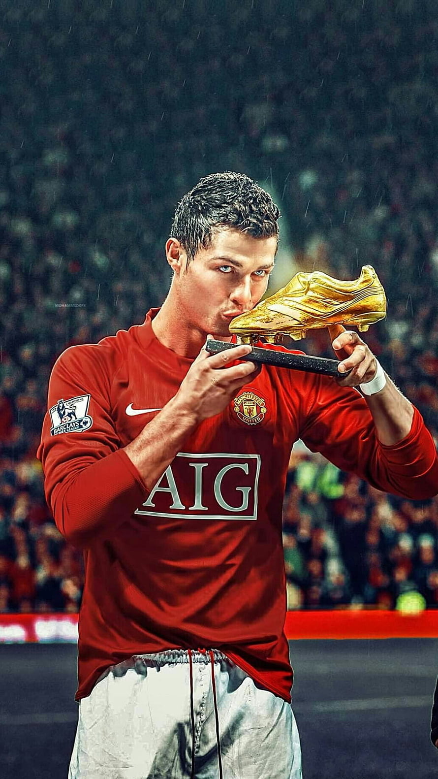 890x1582 Cristiano Ronaldo Kissing Golden Boot Trophy in Manchester United Red Jersey, Cool Cristiano Ronaldo HD phone wallpaper