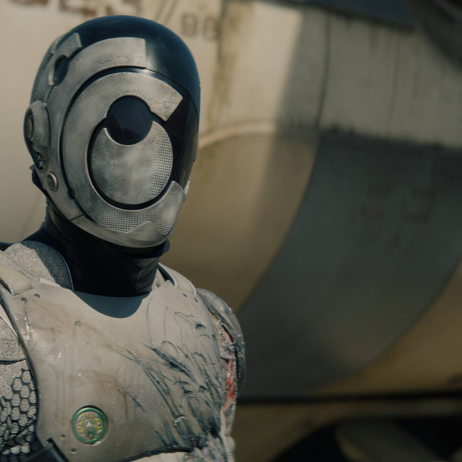 1600x1600 Alexander Skarsgård looks grim in first look at TV's Murderbot