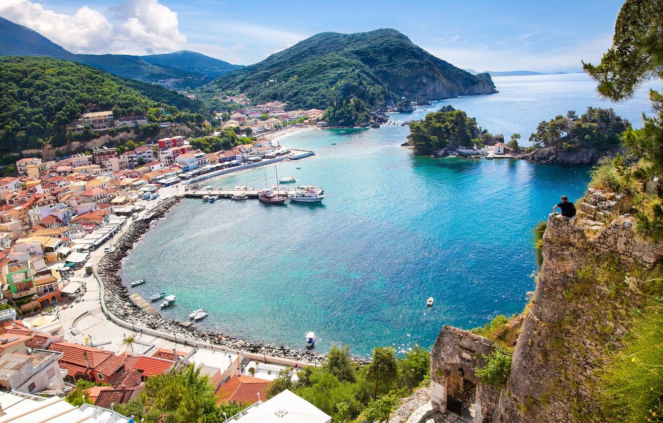 1332x850 Parga Wallpaper