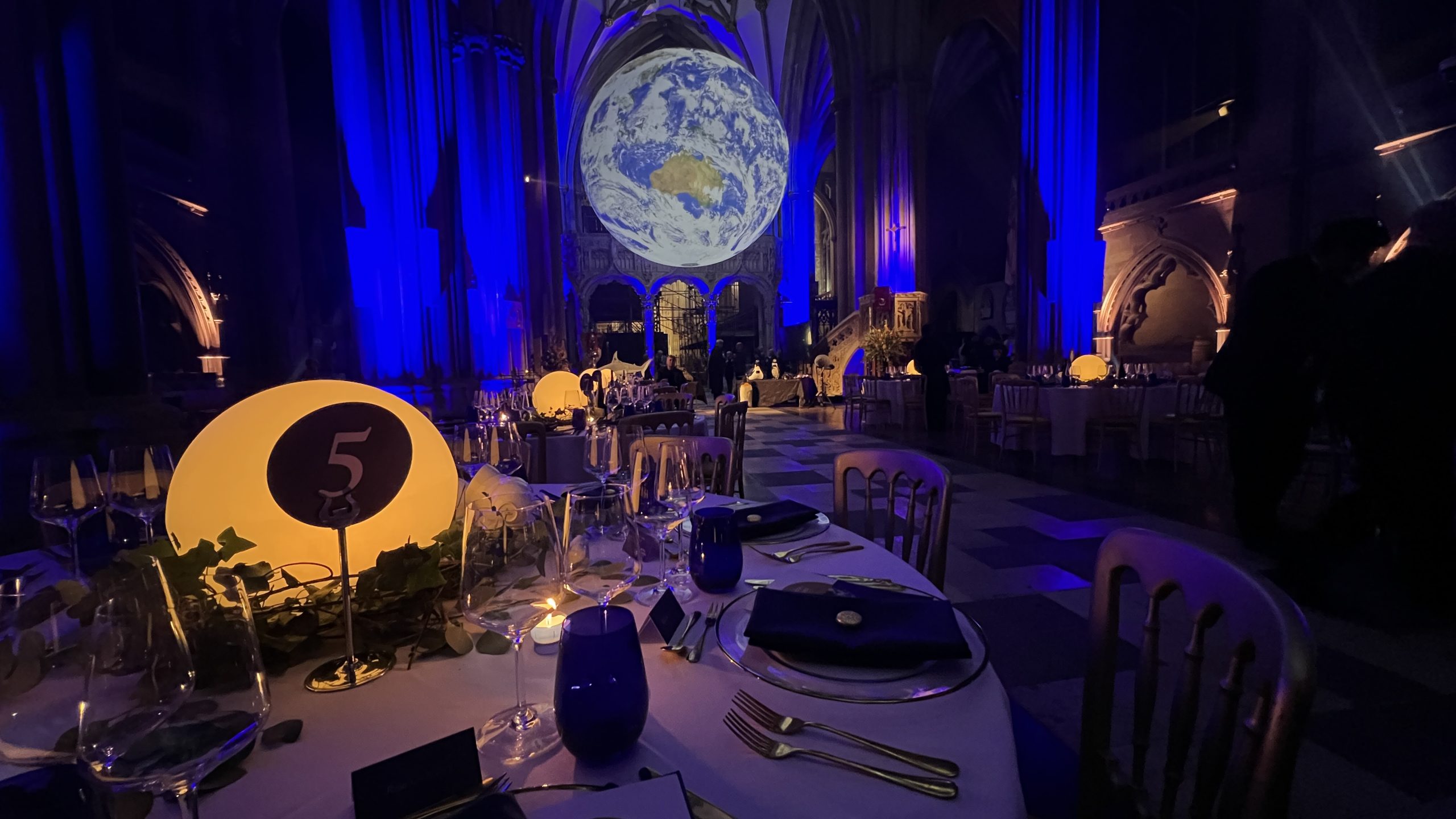2560x1440 Gala Dinner beneath Gaia
