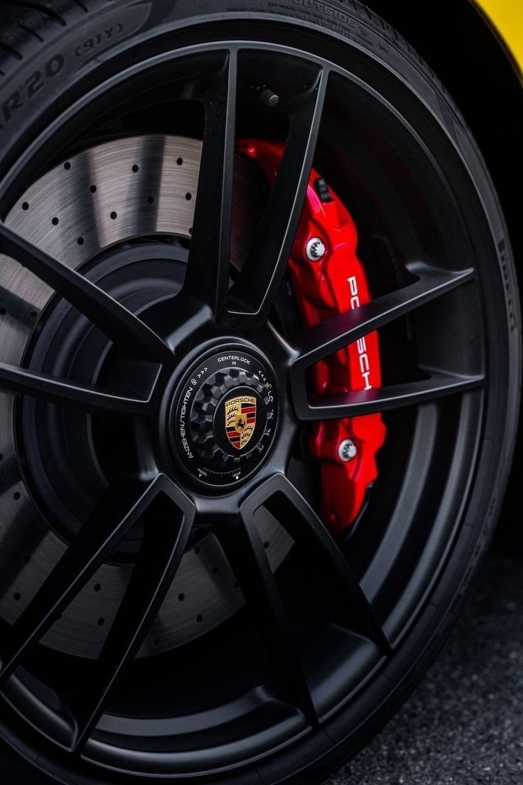 736x1104 Red Brake Pads on Porsche GTS Wheel. Englisch präsentation, Auto hintergründe, Getunte autos