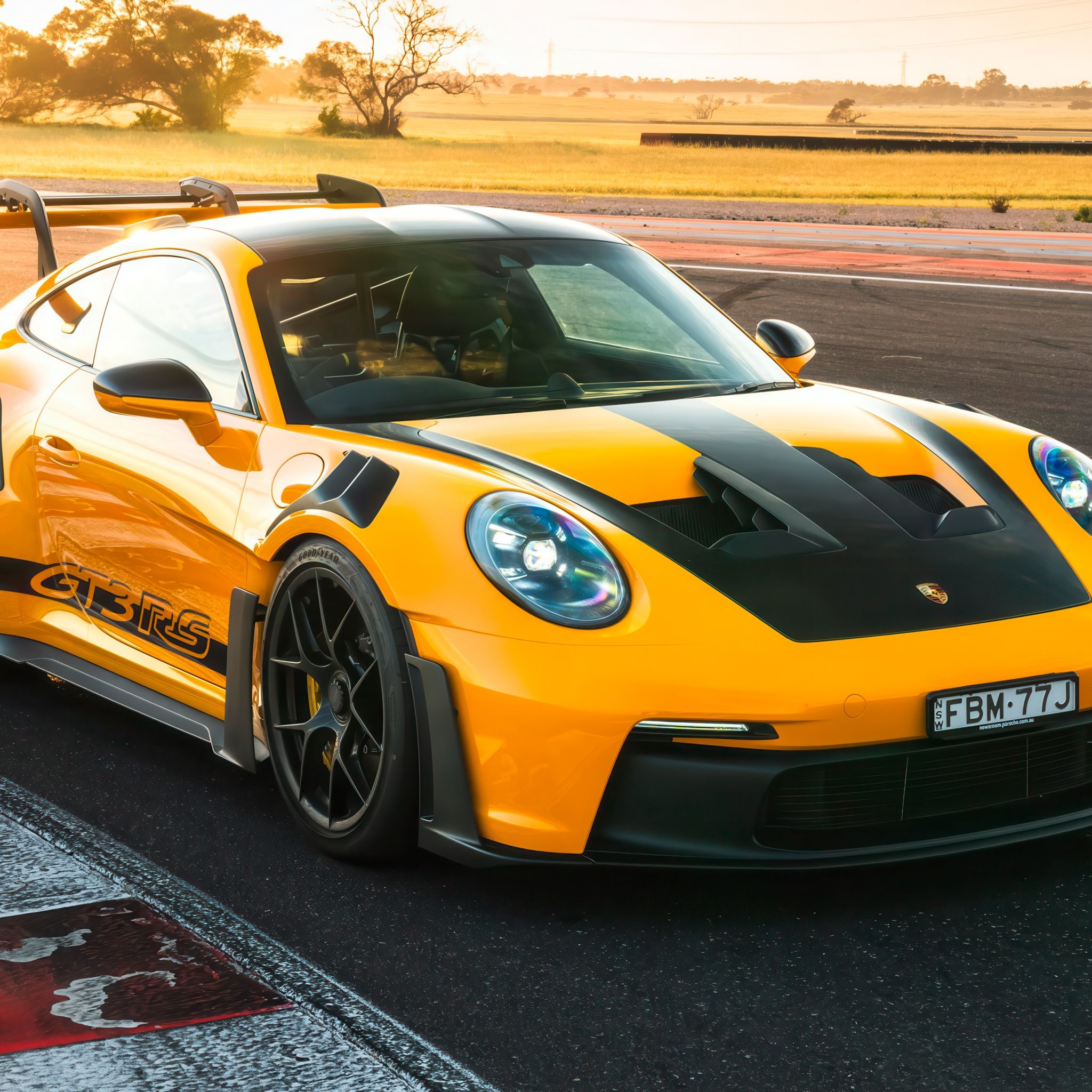 2048x2048 Porsche 911 GT3 RS Weissach Package 5K Wallpaper