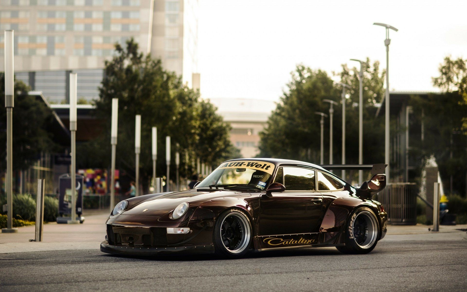 1920x1200 HD Porsche Power: Sleek Sports Car Wallpaperx1600