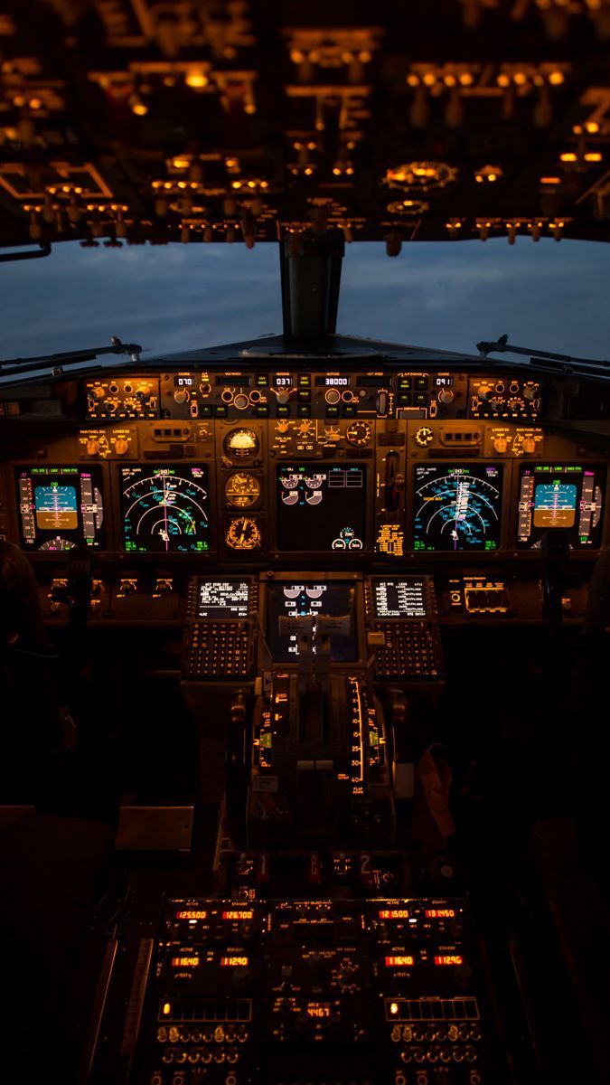 675x1200 Boeing 737 Cockpit Wallpaper. Imagem do mar, Papel de parede de avião, Imagens de avião
