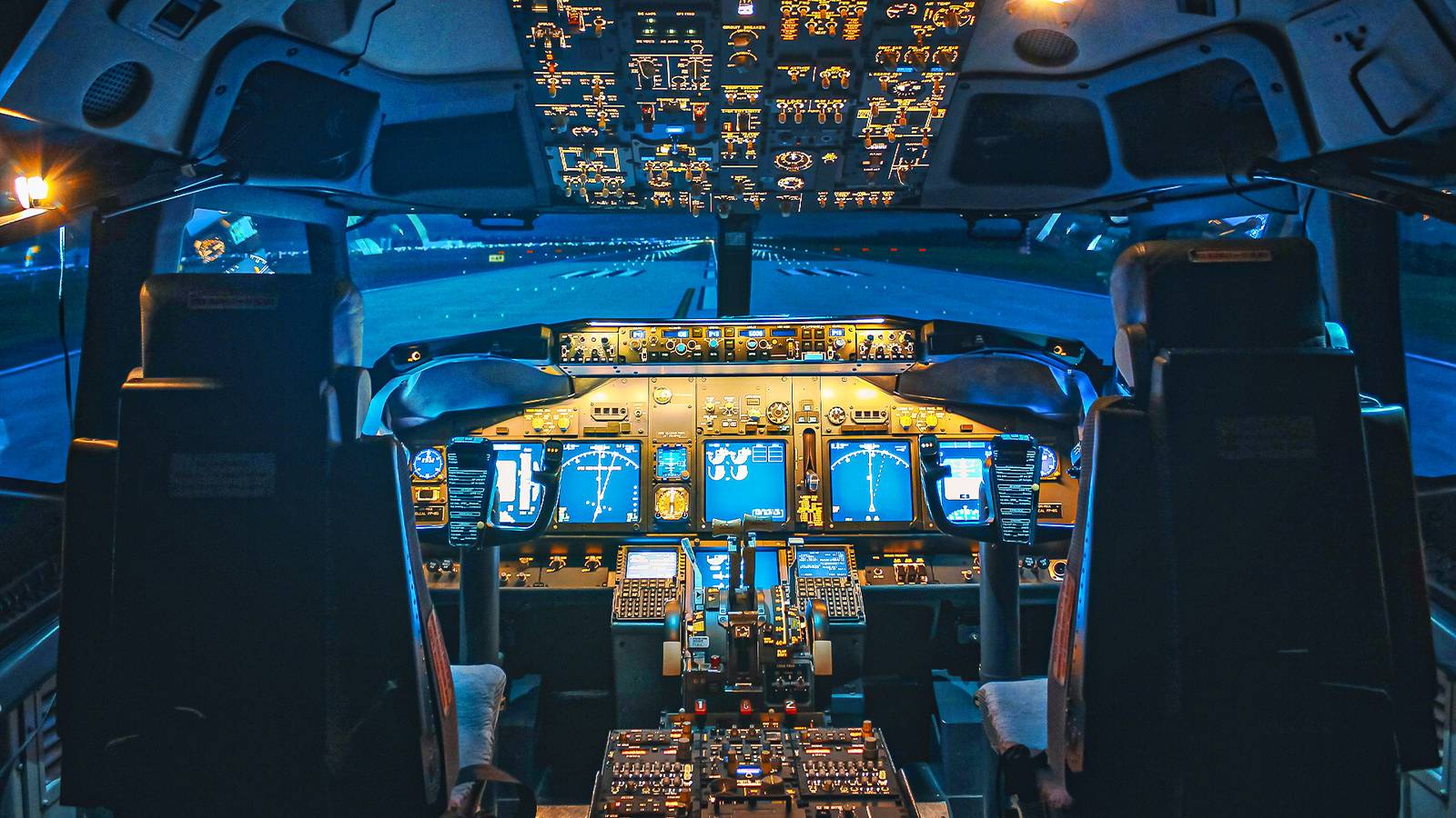 1600x900 Here's Why The Boeing 737's Cockpit Is Louder Than The Airbus A320's