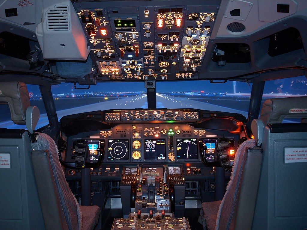 1024x768 737 800 Cockpit Simulator. Boeing 737 800 Full Flight Simul