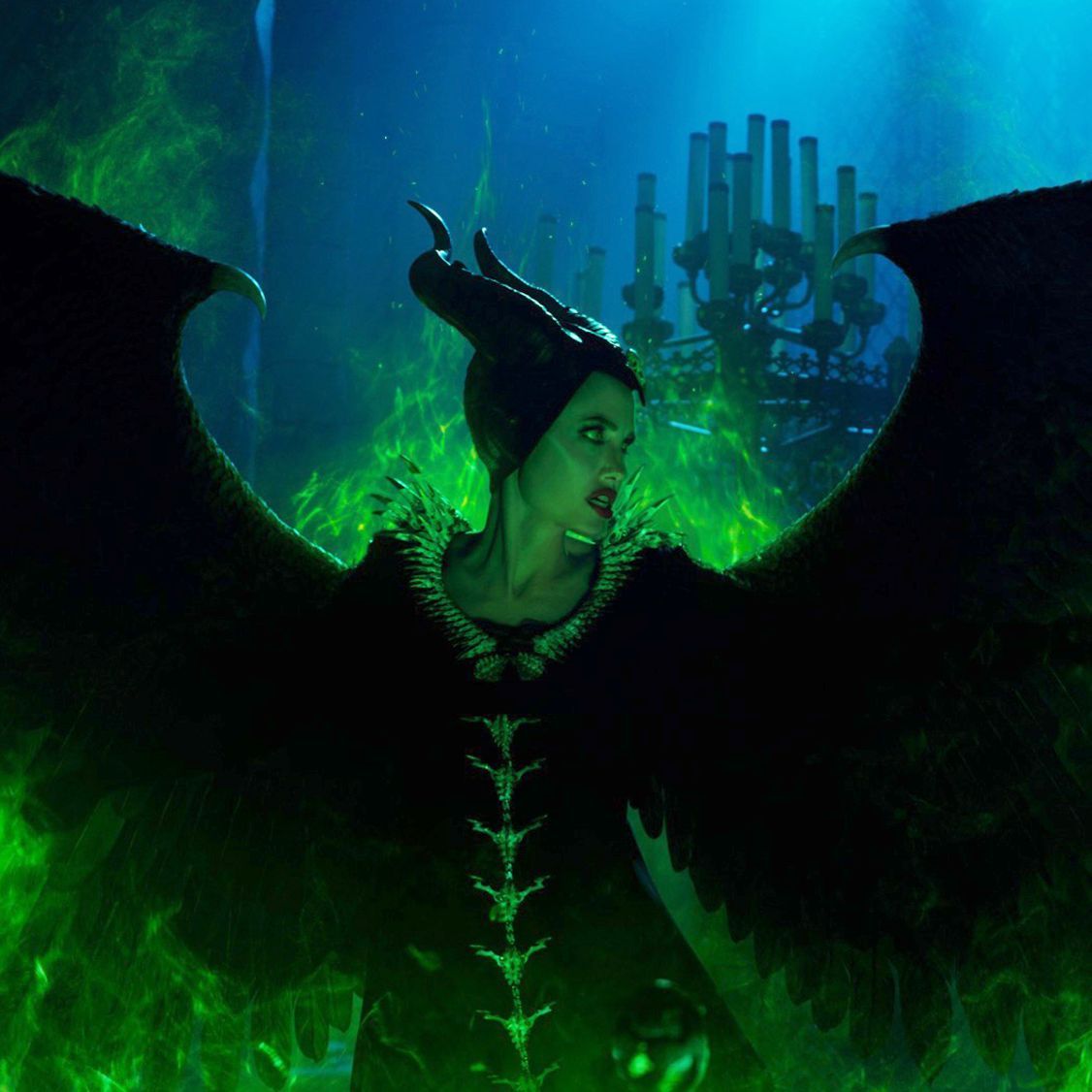 1126x1126 Maleficent 2: Angelina Jolie Wanted to Look Like a “Film Noir Goddess”