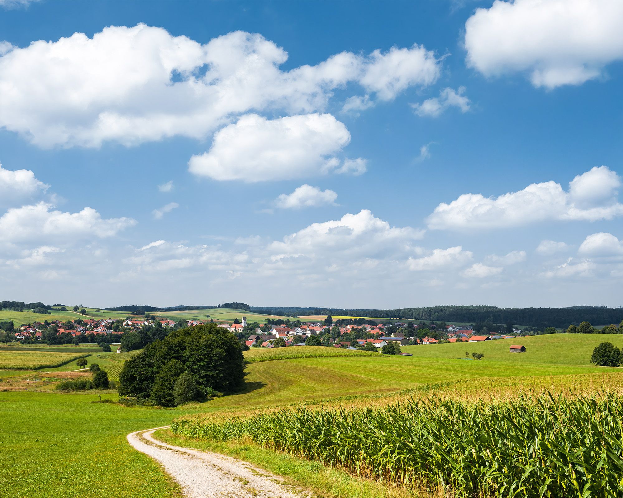 2000x1600 Bayrische Idylle Landscape Wallpaper