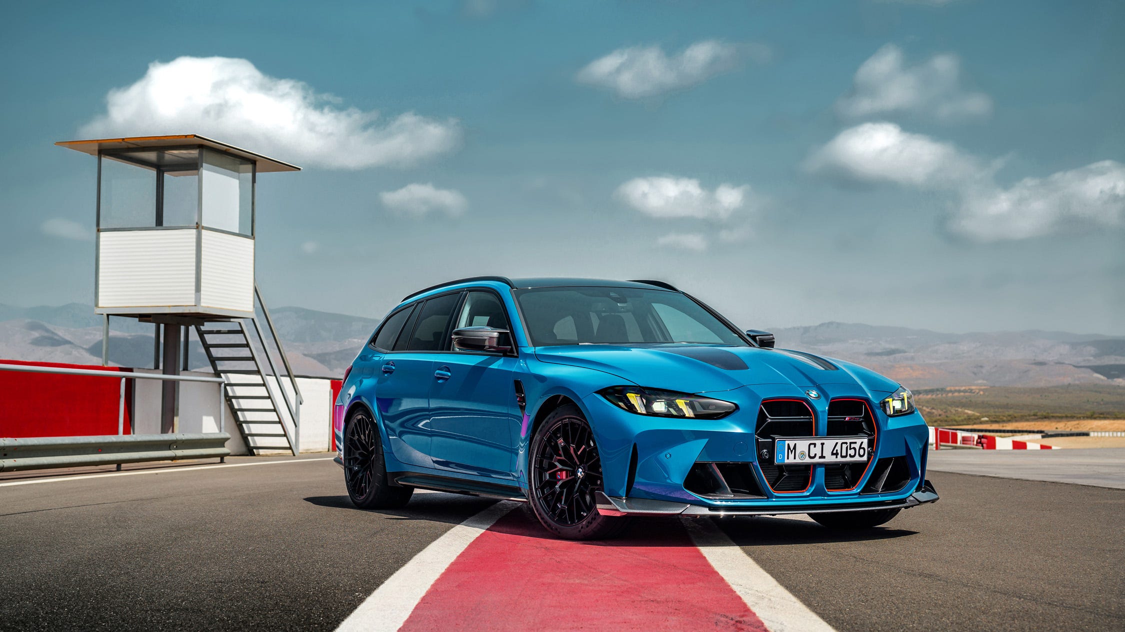 2250x1264 View Photo of the 2025 BMW M3 CS Touring