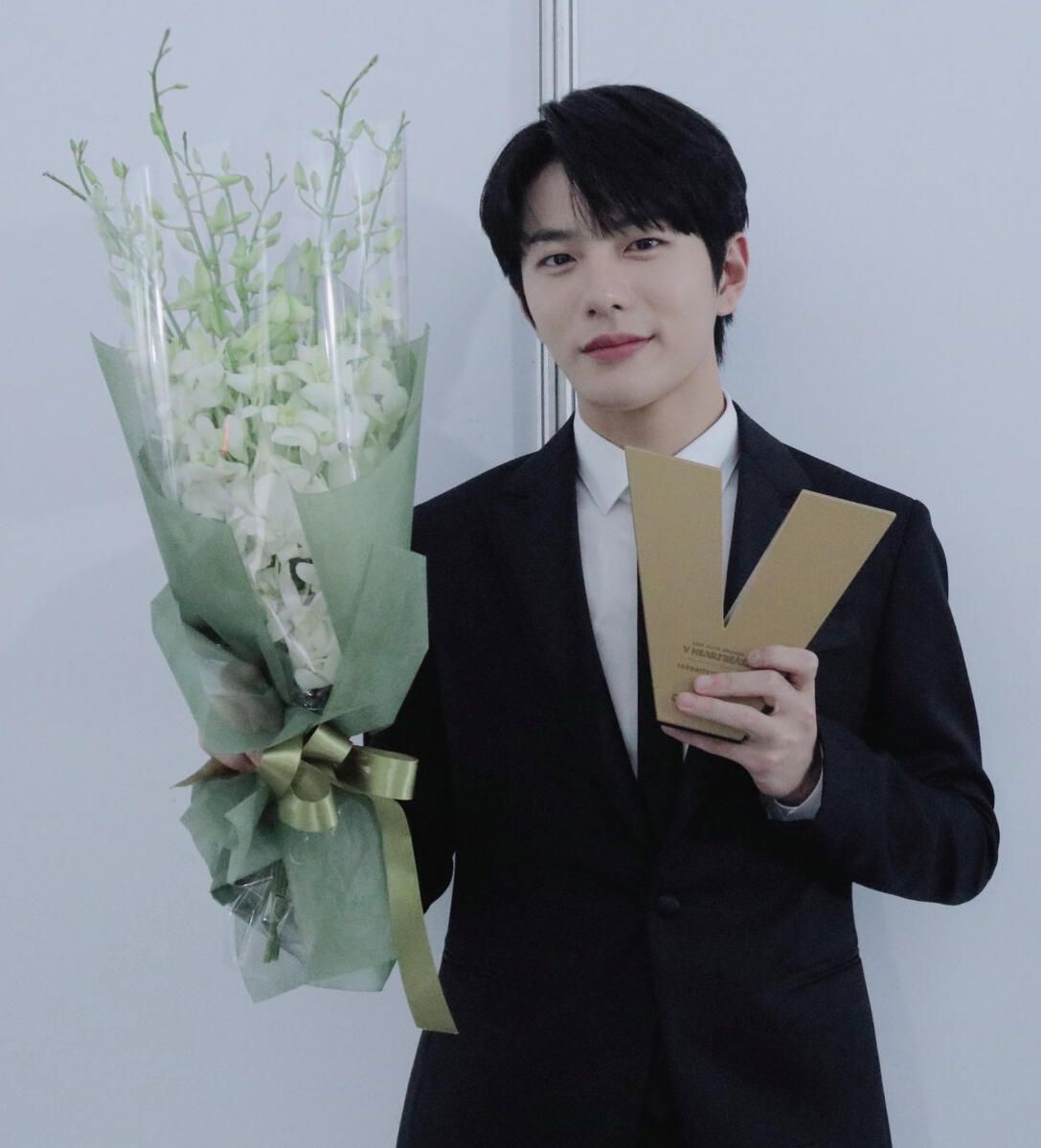 1087x1199 CHOI BOMIN