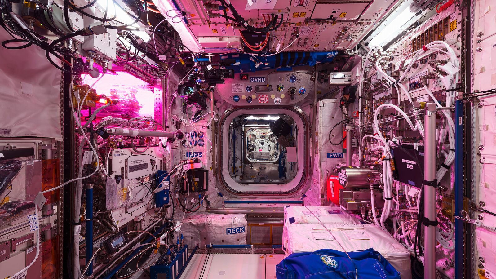 1600x900 Home Sweet Home in Orbit