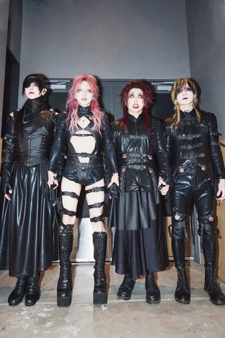 736x1104 JILUKA