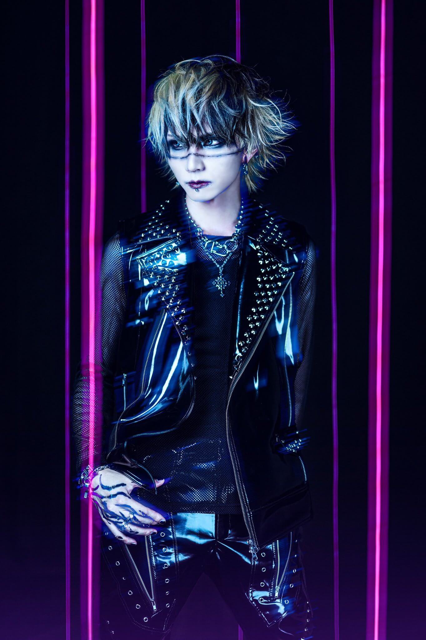 1364x2048 JILUKA D. Zyean solo photo. vkgy (ブイケージ)