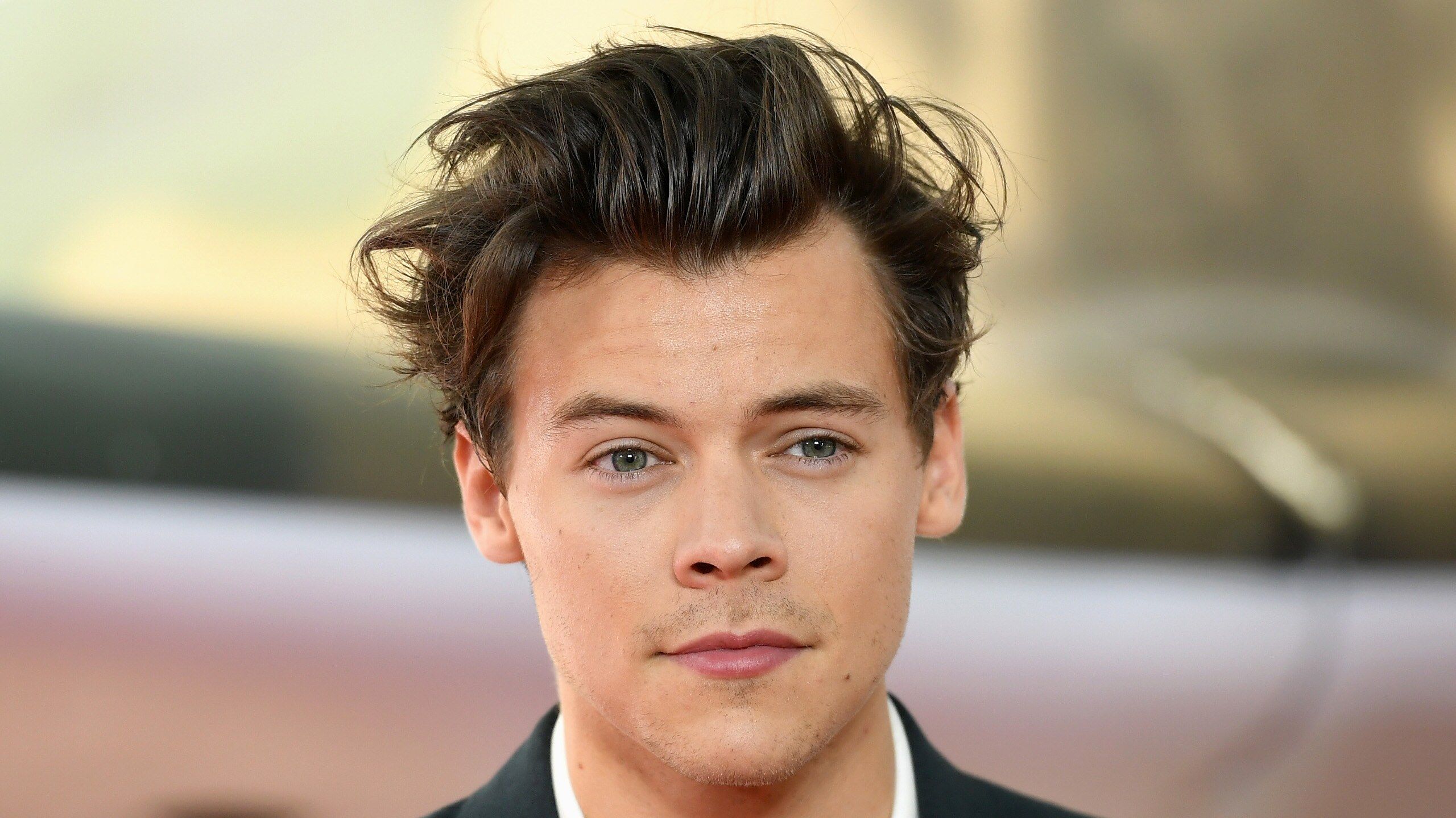 2560x1440 Harry Styles Announced the Release Date of His Sophomore Album “Fine Line”