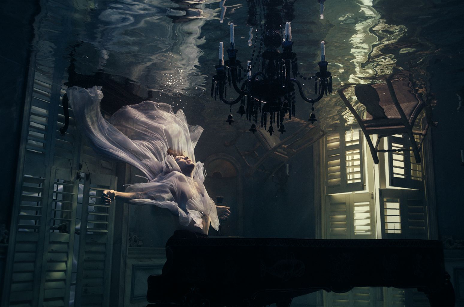 1548x1024 Harry Styles Falling Video Watch