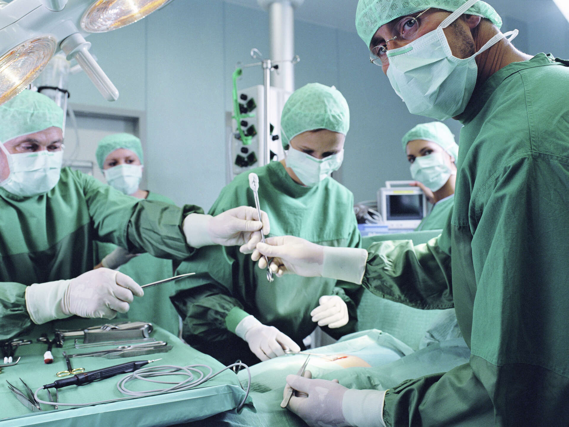 1920x1440 Orthopedic Surgeon Challenges