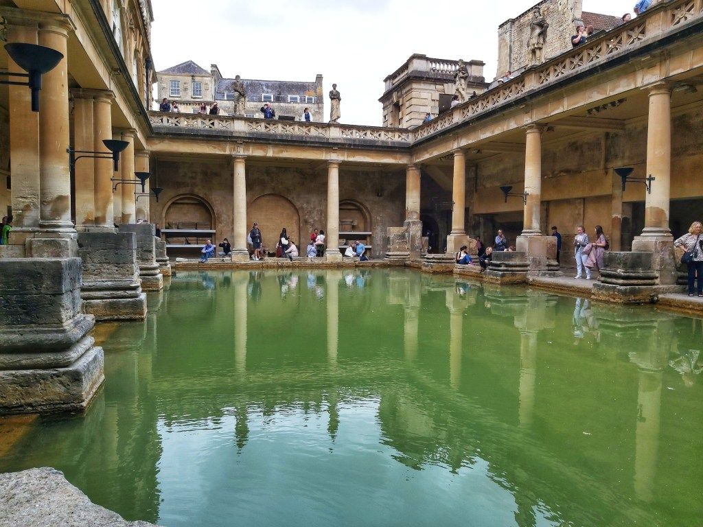1024x768 A Day In Bath, England