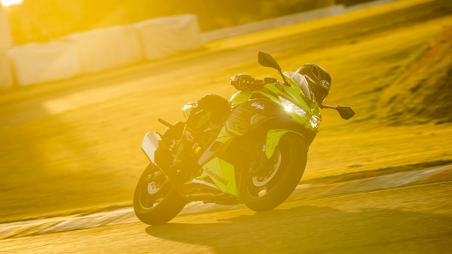 1500x844 Kawasaki Ninja ZX 4RR To Arrive In September