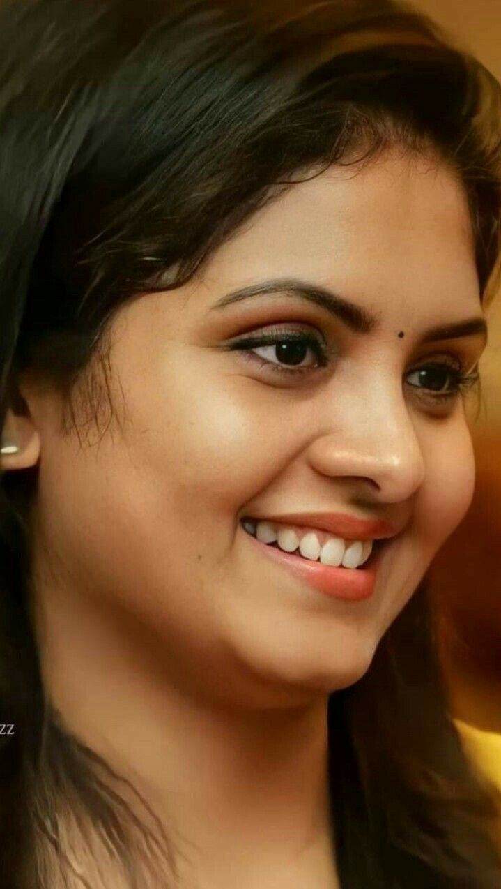 719x1274 gayathri arun