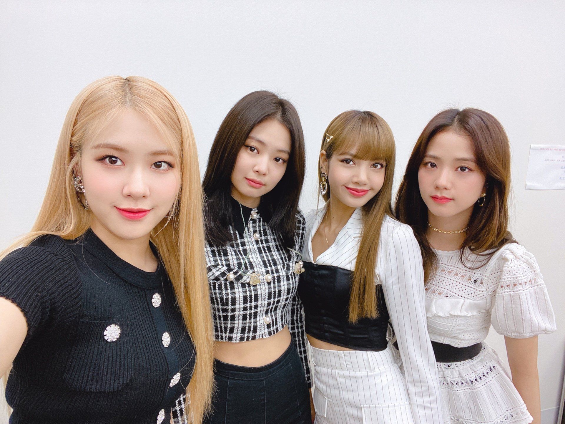 1920x1440 BlackPink Icon: Jennie, Lisa, Rosé & Jisoo HD K Pop Wallpaperx1440