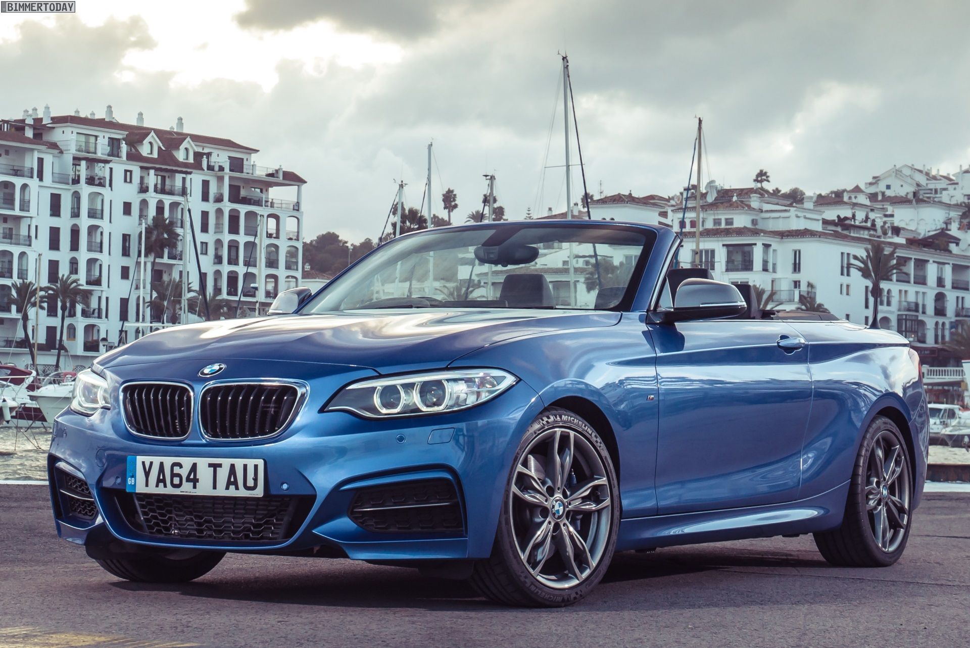 1920x1283 BMW M235i Cabrio: Wallpaper und Video zum F23 in Estorilblau