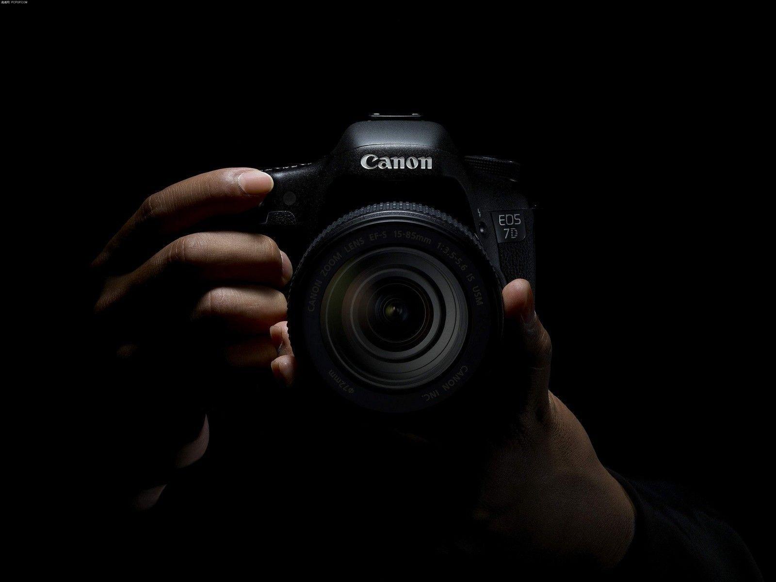 1600x1200 Camera Wallpaper For Desktop
