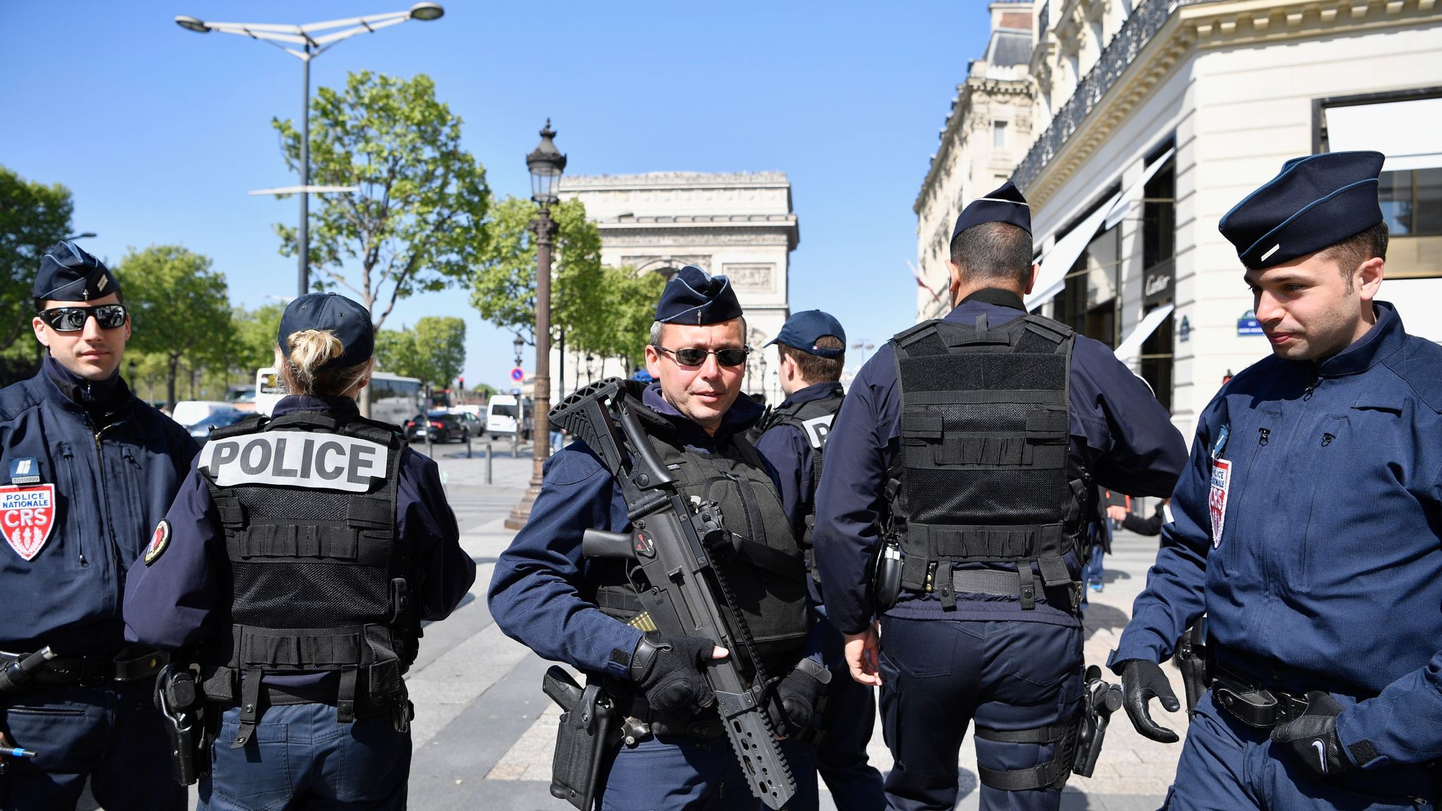 2048x1152 Paris Shooting: 000 Troops And Police Mobilised After Champs Elysees Attack