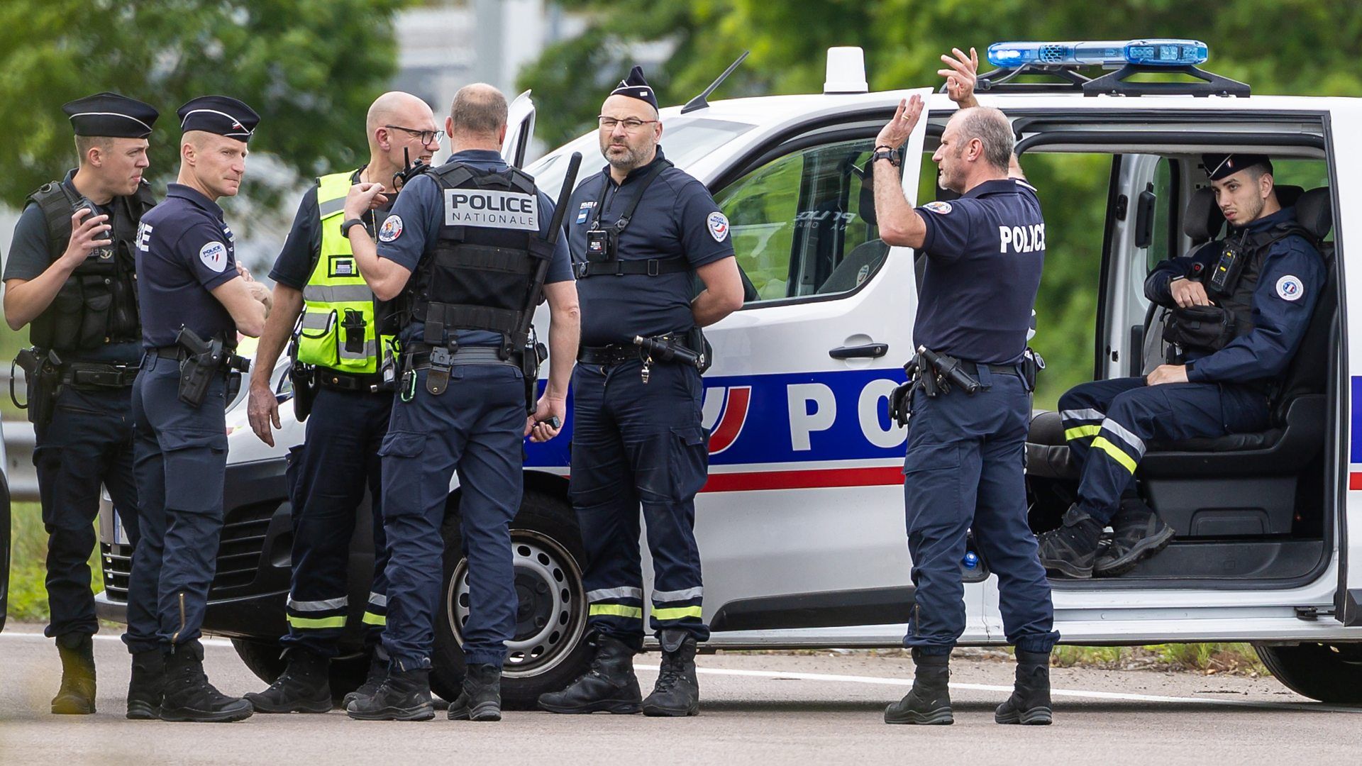 1920x1080 How the France police van ambush and prisoner escape unfolded