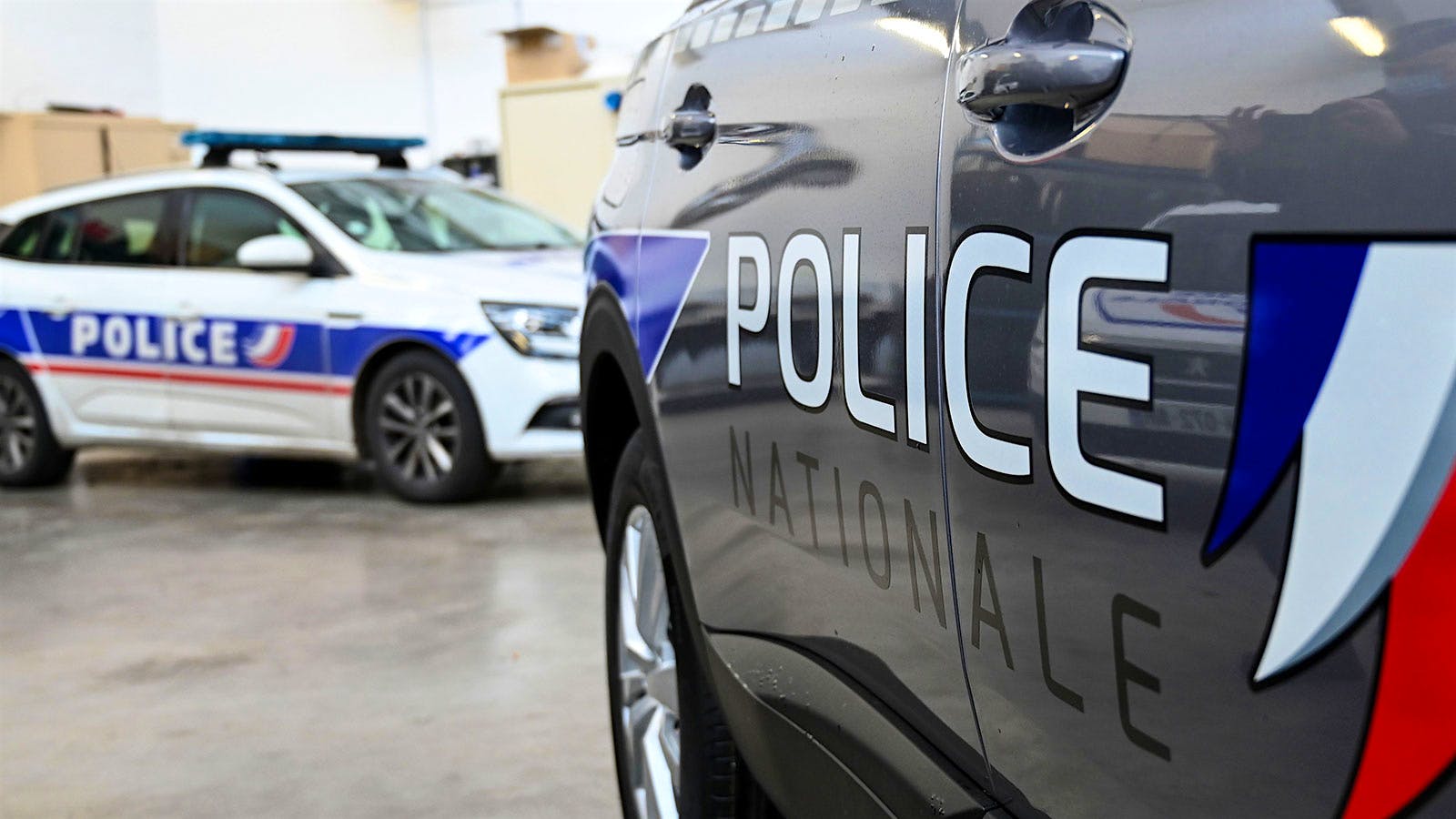 1600x900 French Police Save Champagne In High Speed Chase