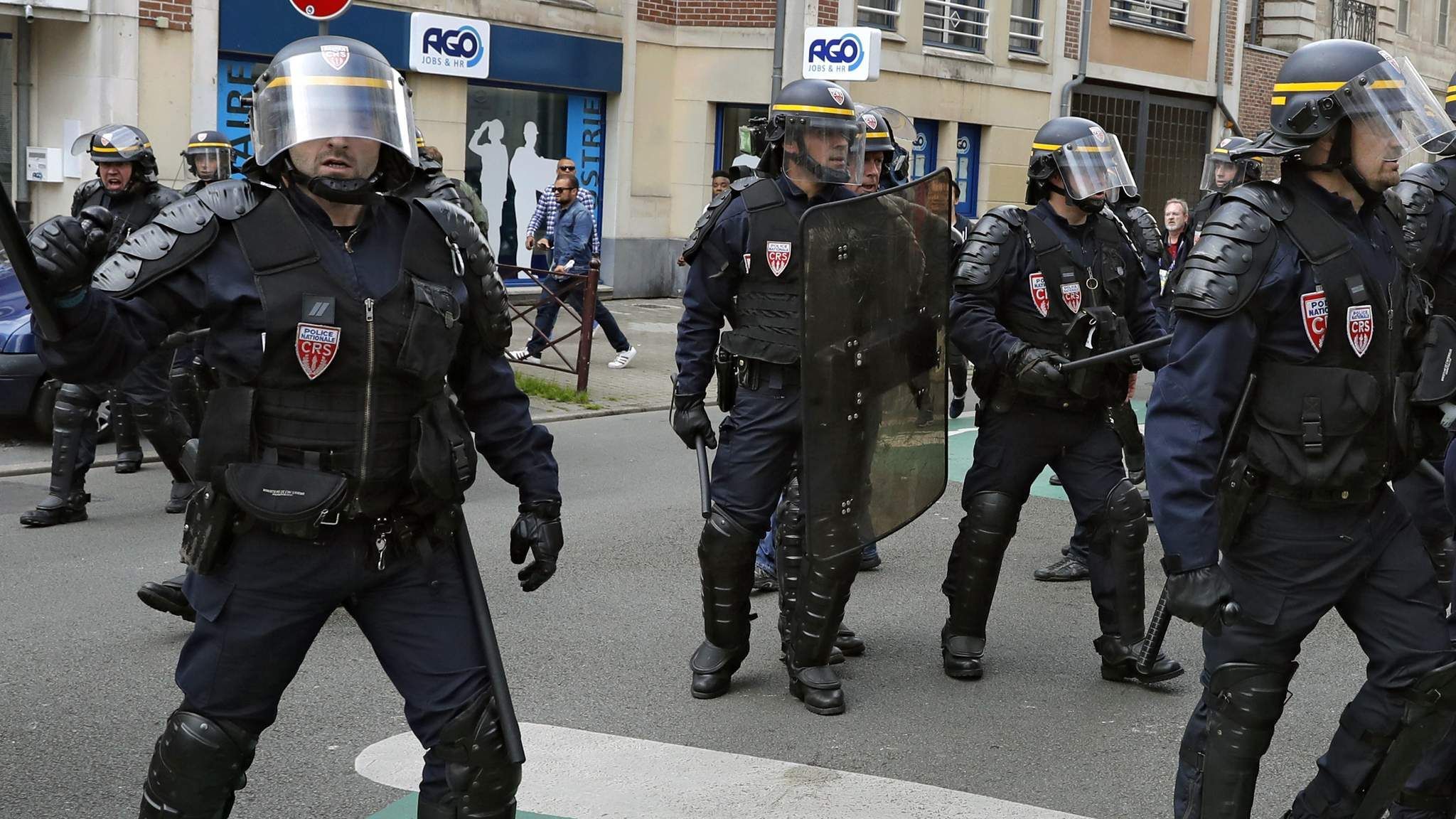 2048x1152 Questions Over French Police Tactics In Lille