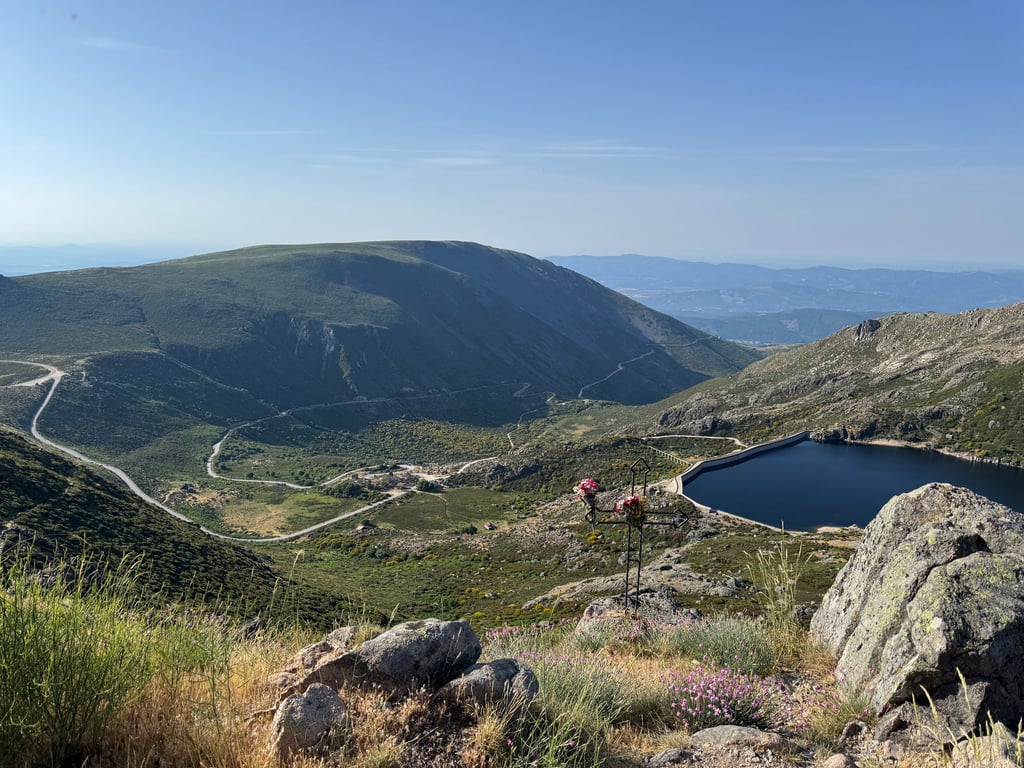 1024x768 Torre / Serra da Estrela via Unhais da Serra of the ascent