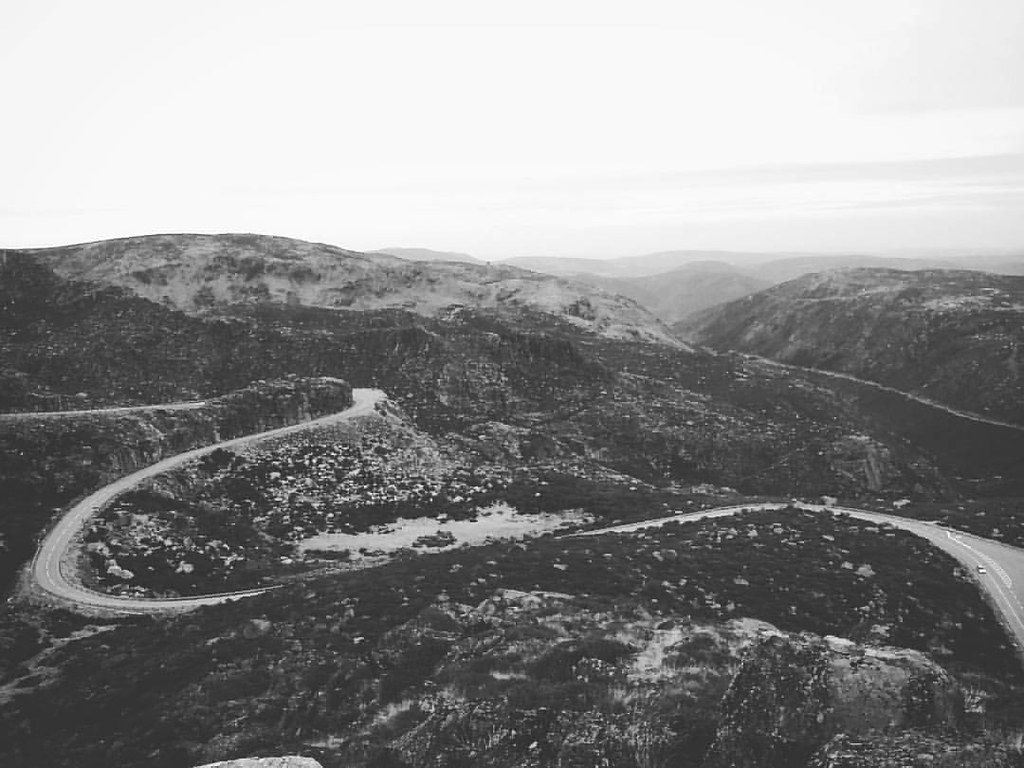 1024x768 into the mountains. Serra da Estrela, Portugal // October 2