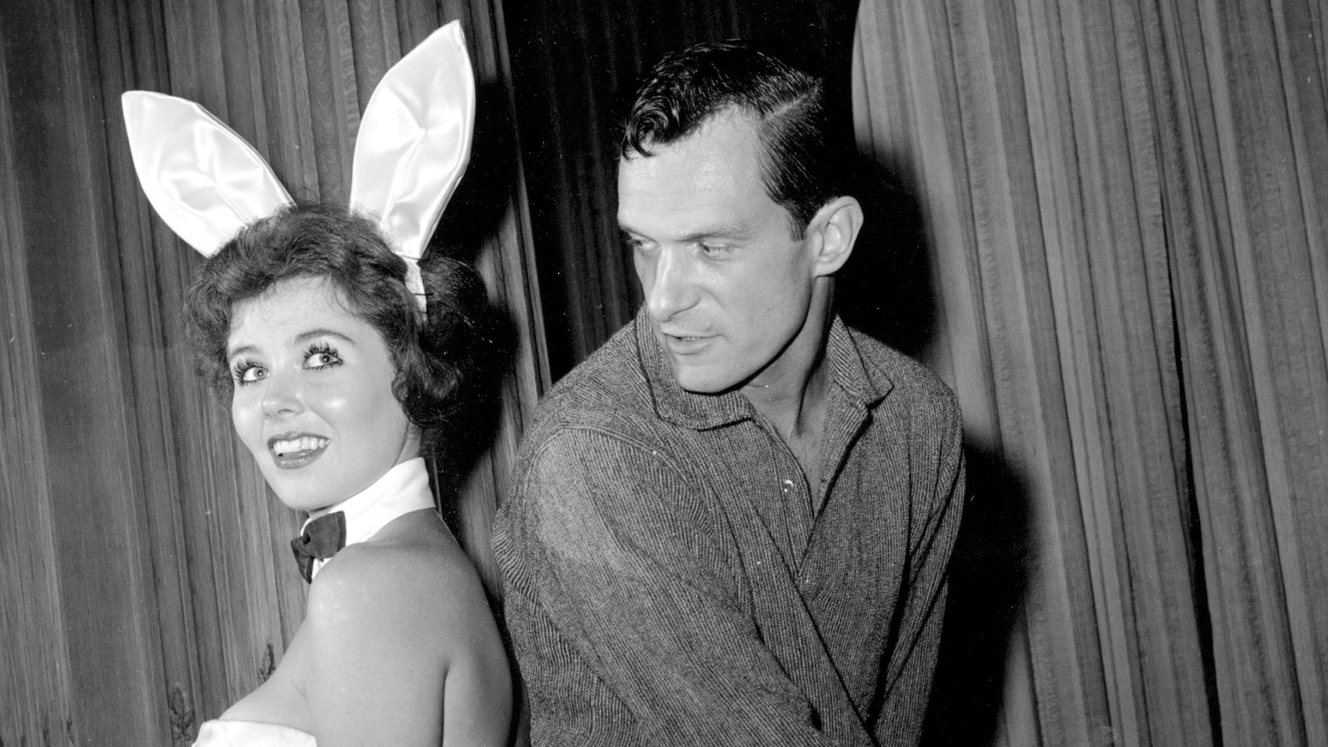 1920x1080 Hugh Hefner Shows Off the Original Playboy Mansion. in Chicago