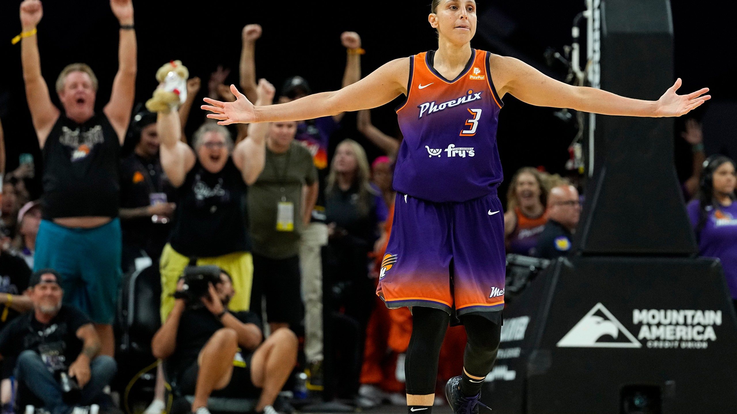 2560x1440 Diana Taurasi of the Phoenix Mercury retires after 20 WNBA seasons, 3 titles and 6 Olympic golds. WRIC ABC 8News