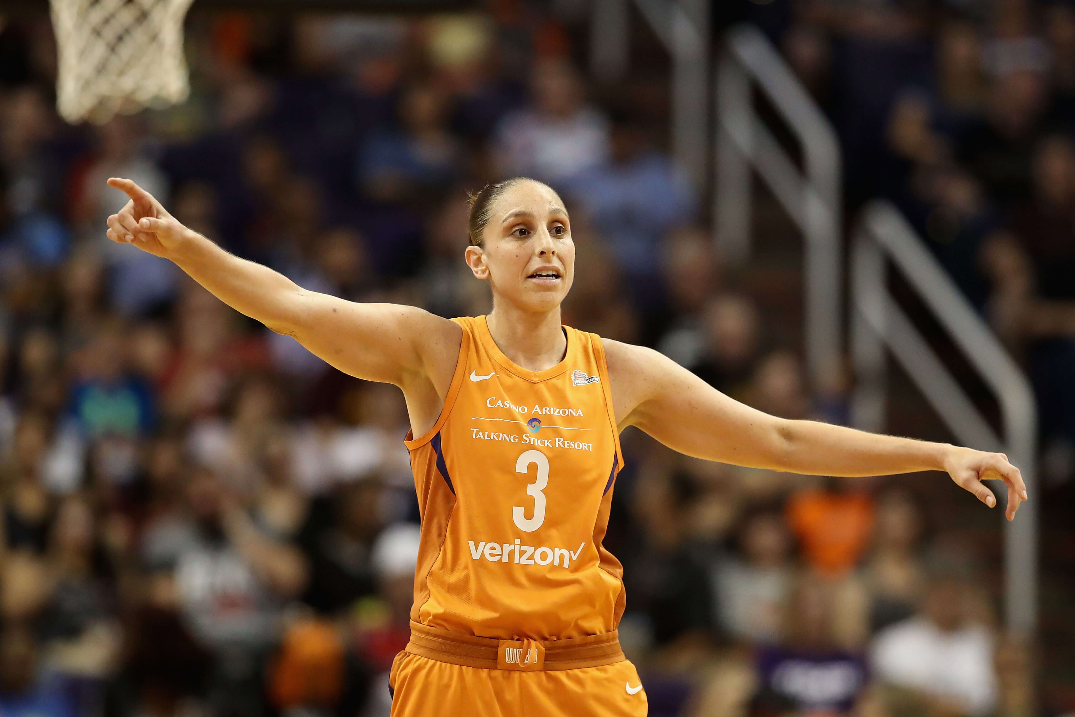 4083x2722 Quarantine Randomness: Diana Taurasi is up there with MJ and AI in my heart
