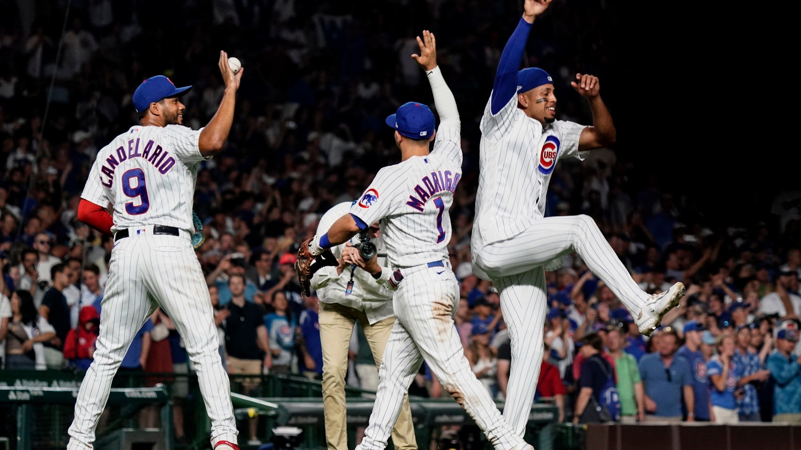 2560x1440 Taillon Earns 4th Straight Win As Cubs Knock Reds From Atop NL Central With 5 3 Win