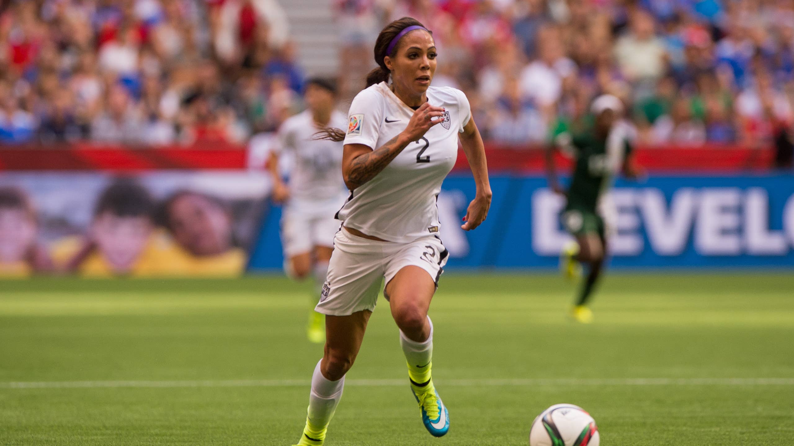 2560x1440 Former U.S. Women's Soccer Star Sydney Leroux Calls Out Christian Pulisic