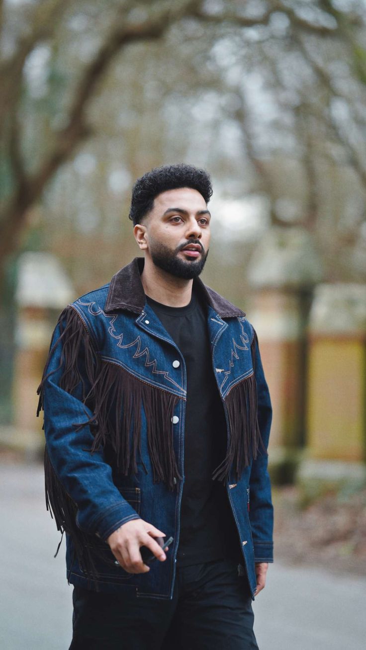 736x1308 navaan Sandhu