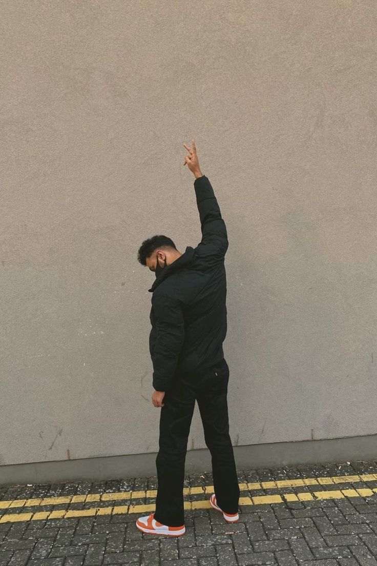 736x1104 Navaan Sandhu