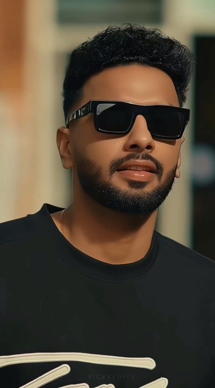 716x1288 Navaan sandhu