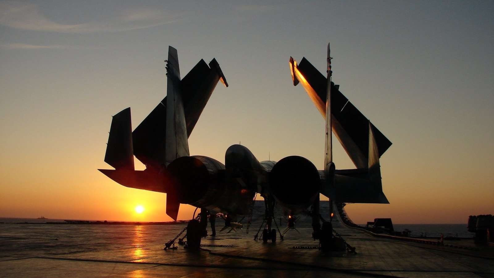 1600x900 View Of Su 35 Flanker On Deck Wallpaper : HD Wallpaper