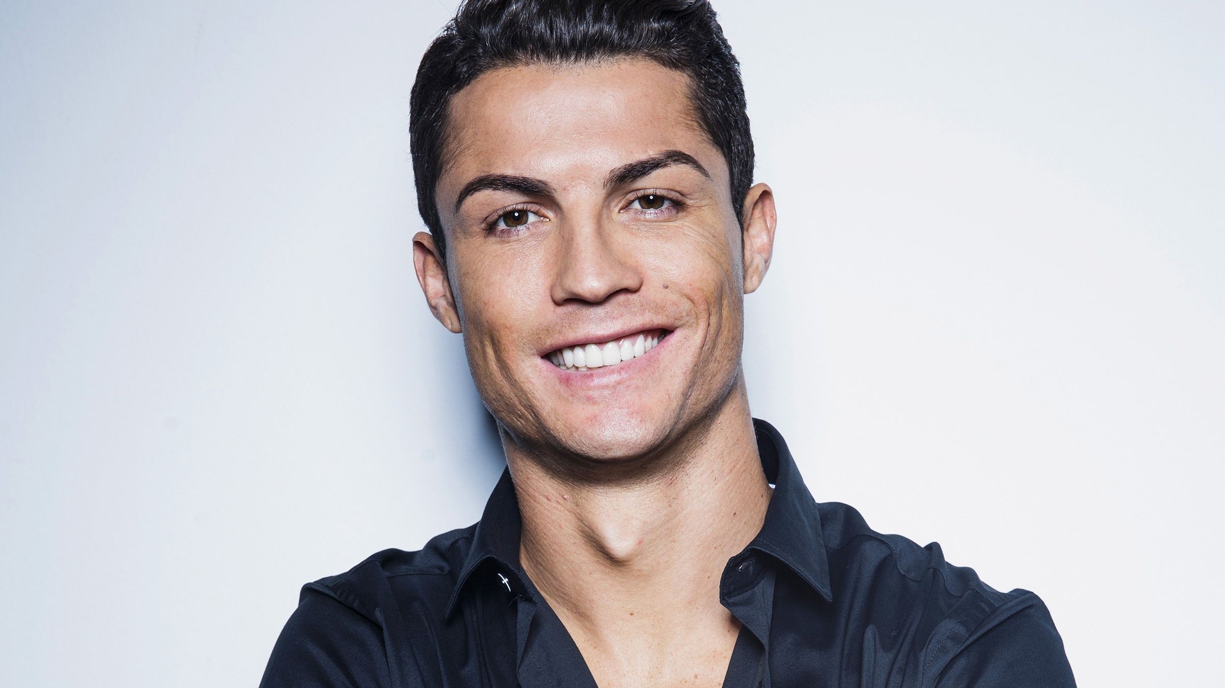 2400x1349 Cristiano Ronaldo's Radiant Smile
